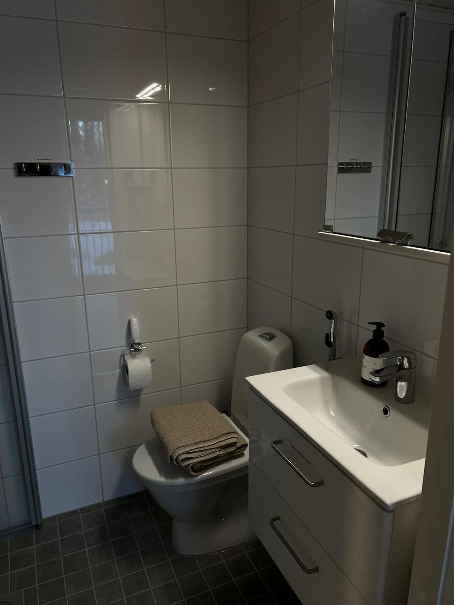 Helsinki Airport Apartment วานตา ภายนอก รูปภาพ